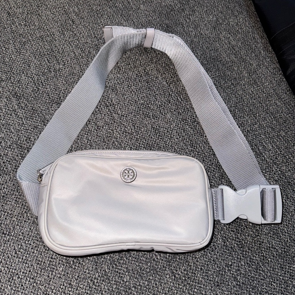 Tory Burch Virginia Belt Bag - Picture 3 of 14